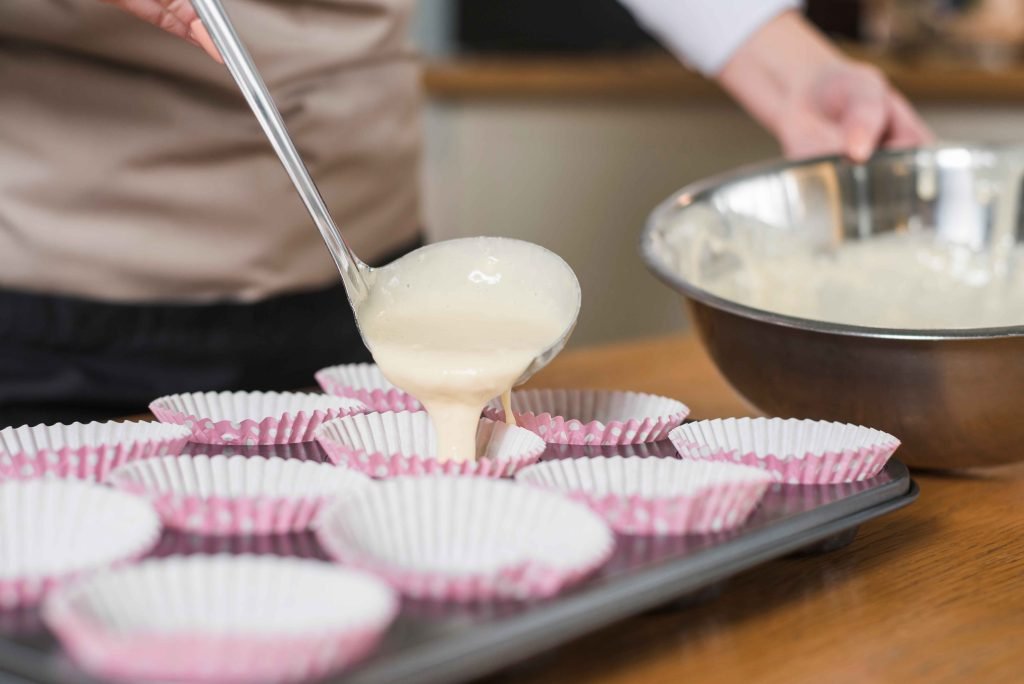 How to Use Luster Dust on Buttercream