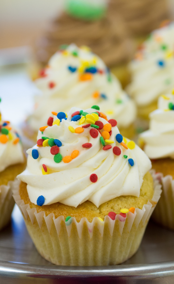 CUPCAKE AND MUFFIN